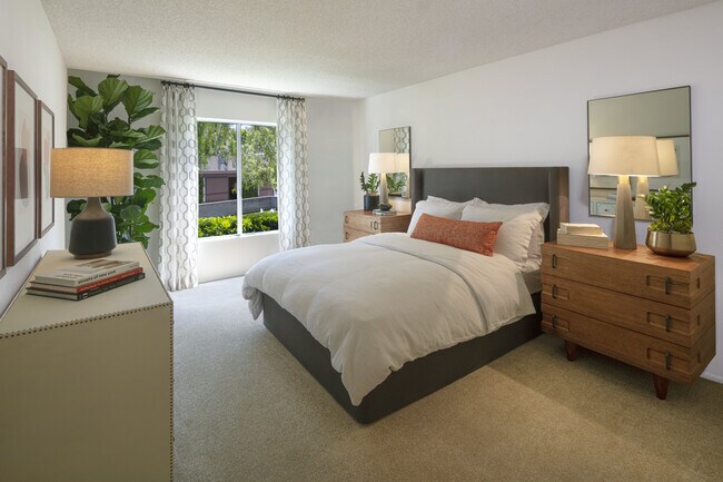 Photo - Rancho San Joaquin Apartment Homes