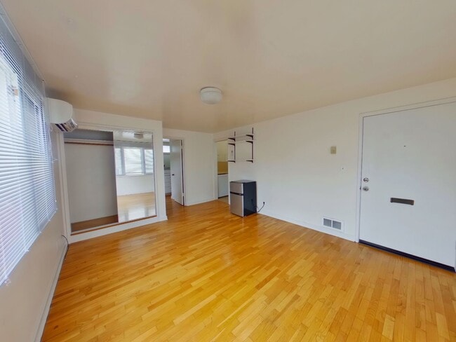 Photo - 1825 University St Unidad 1826 Onyx Alley