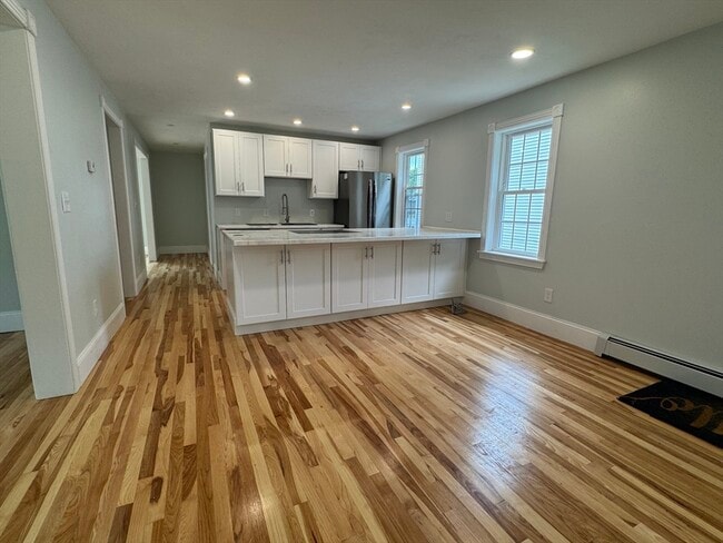 Building Photo - 165 Baker St Rental
