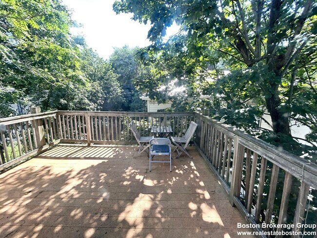 Building Photo - 1578 Tremont St Unit 4