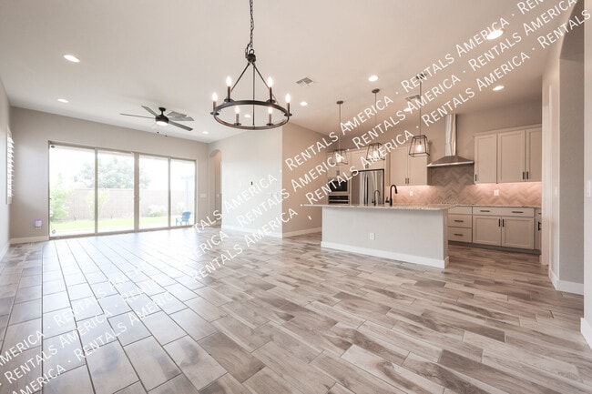 22435 E Oriole Wy