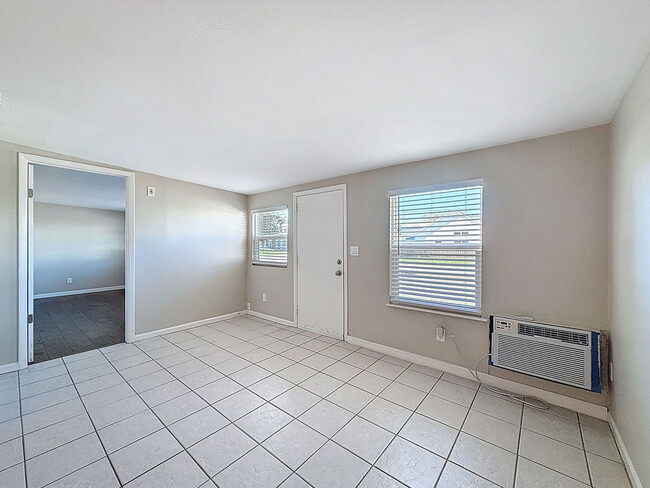 Photo - 401 69th St N Unit 2