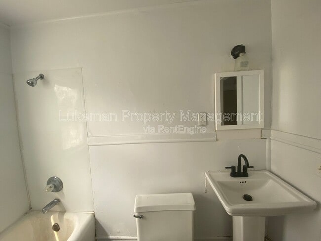 Photo - 720 Oak St Unit 3