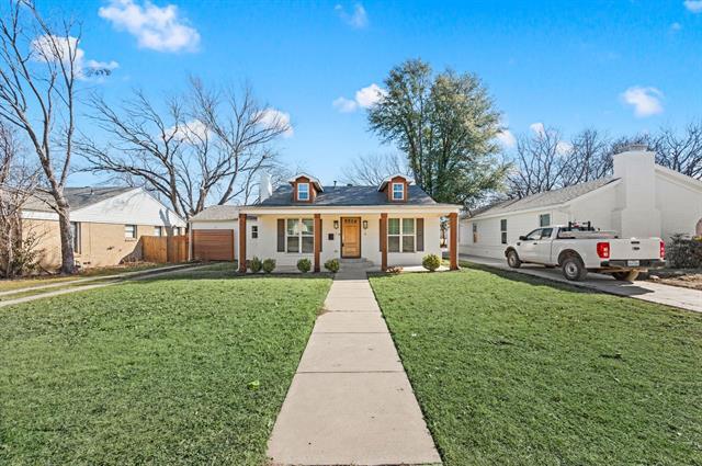 Building Photo - 3809 Carolyn Rd