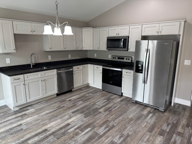 Photo - 623 Fondel Ln