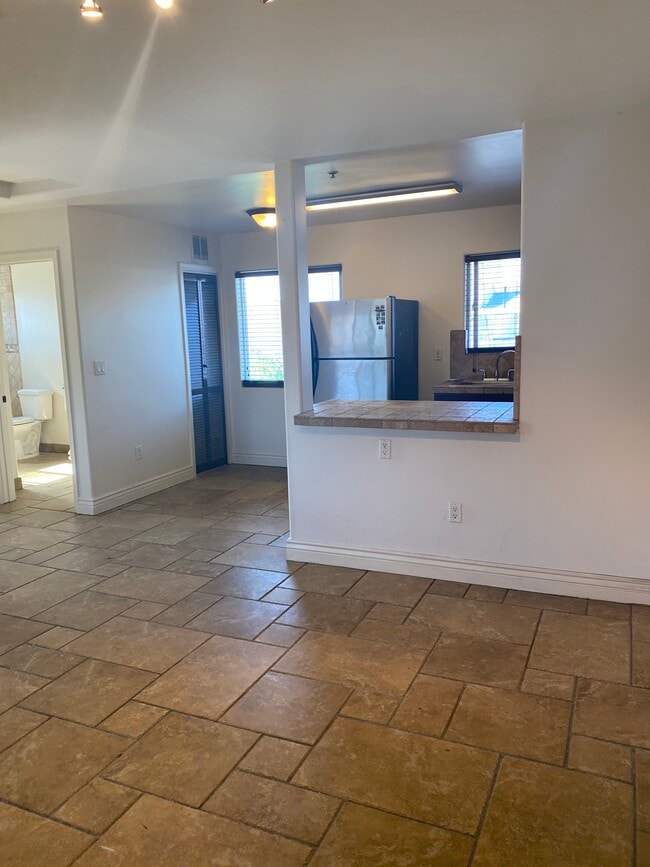 Photo - 5255 Denny Ave Unidad 5255