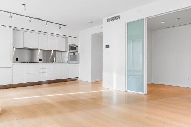 Photo - 1151-1151 W Georgia St