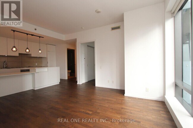 Photo - 5 St Joseph St Unit 907