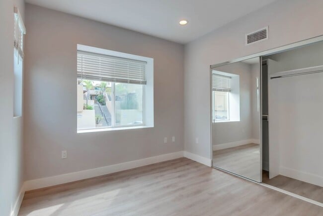 Building Photo - REZKO - E Street Unit 2796