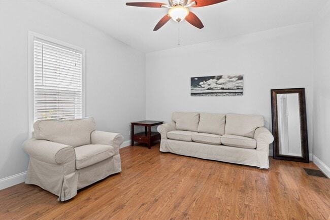 Photo - 52-54 Church St Unit 1