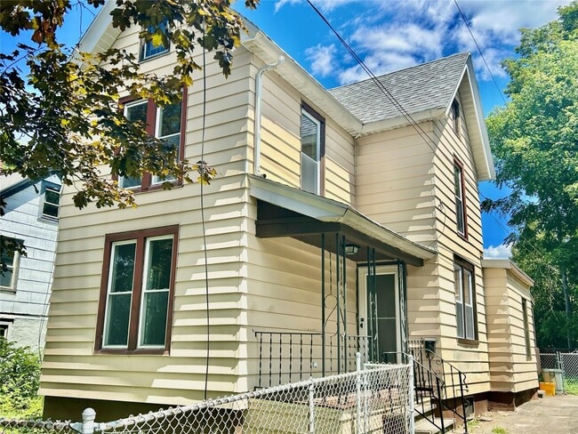 Building Photo - 37 Hayes St Rental