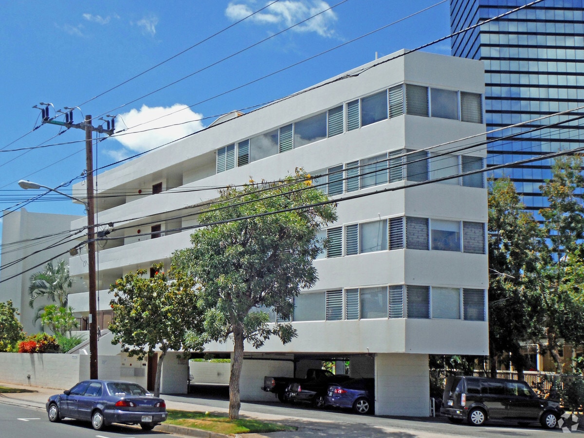 Photo - 1715 Fern St Apartments