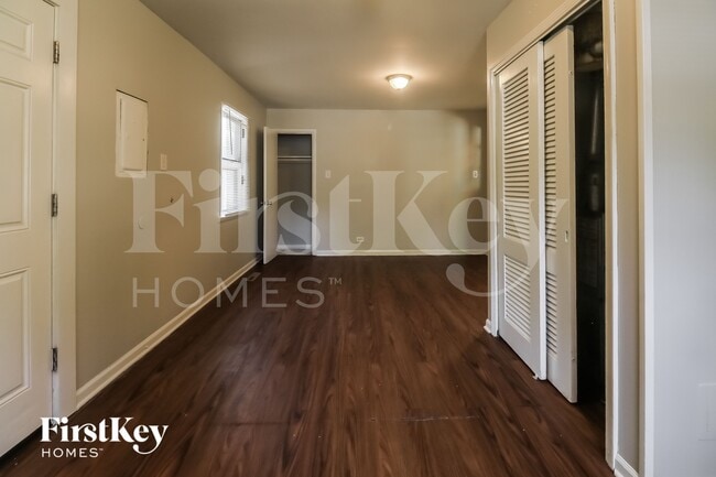 Photo - 703 Porter St