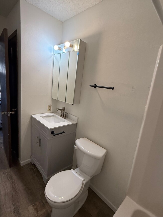 Photo - 606 N Main St Unit #7