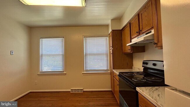 Photo - 3068 Covington St