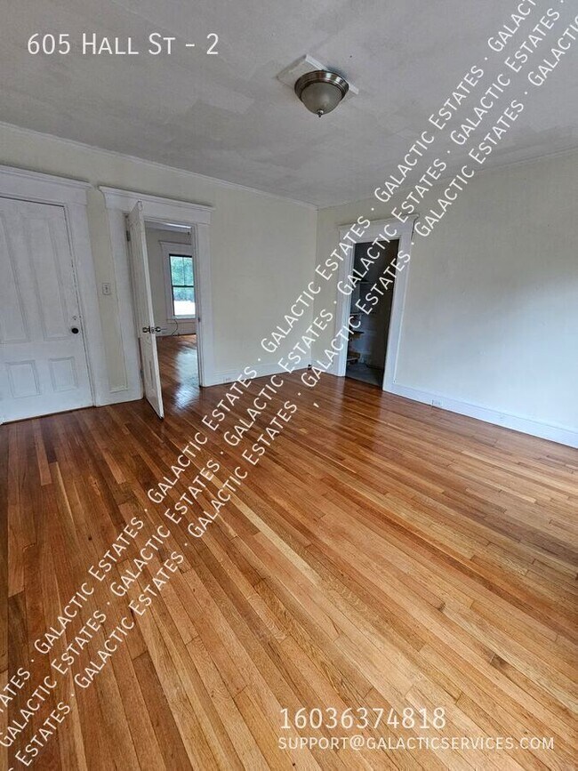 Photo - 605 Hall St Unit 2