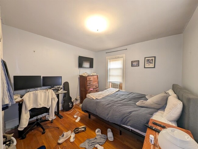 Building Photo - 33 Rogers Ave Unit 1