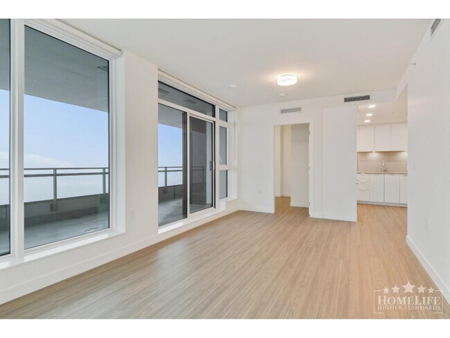 Photo - 13675-1107A 107A Ave Unit 3208