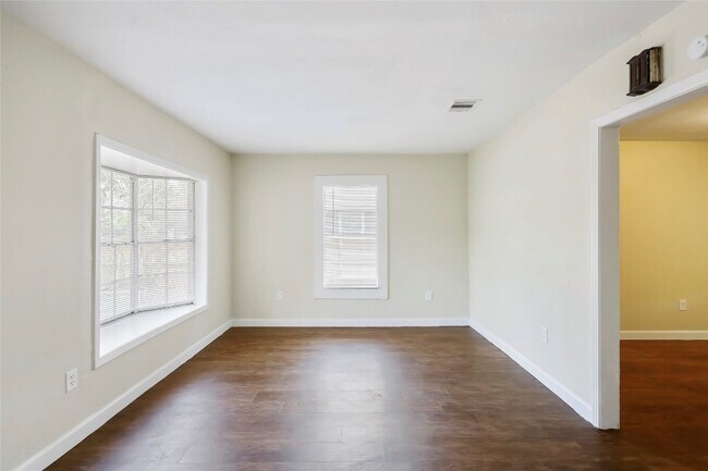 Photo - 9418 Bertwood St