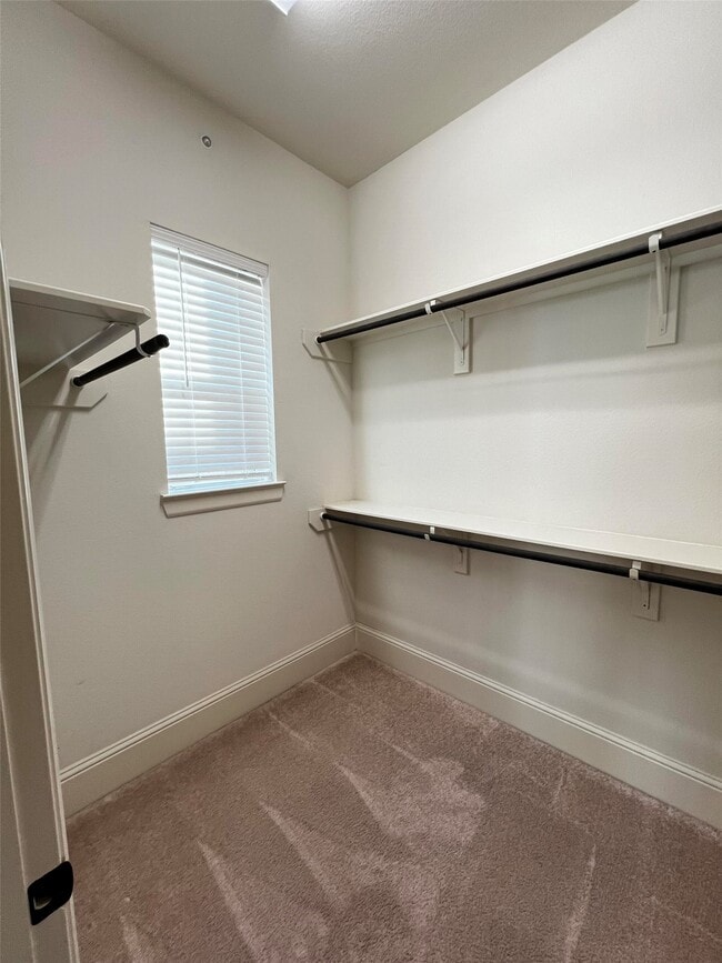 Photo - 29550 Usonia Dr