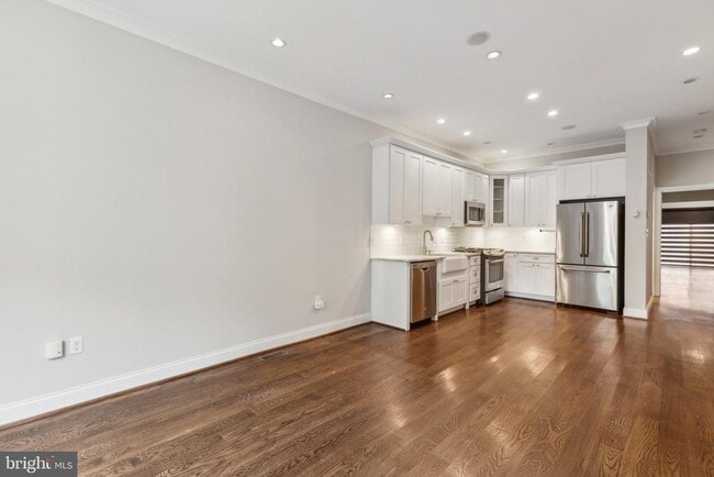 Building Photo - 39 U St NE