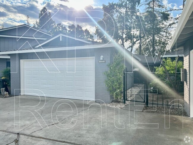 Building Photo - 5532 Fox Sparrow Ct Rental