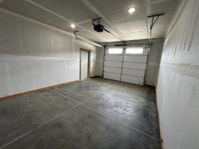 Photo - Beautiful newly built 3 bed 2 bath home