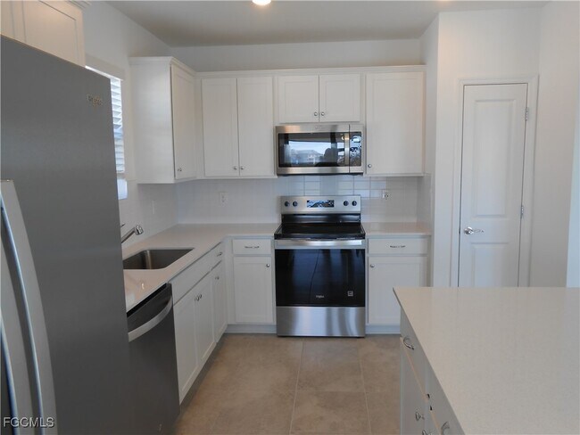 Photo - 623 Lakeside Oasis Ave