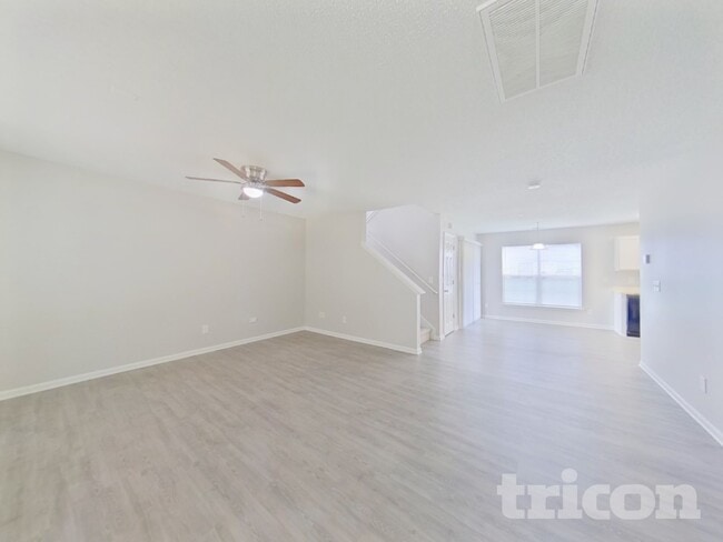 5203 Holbert Cir