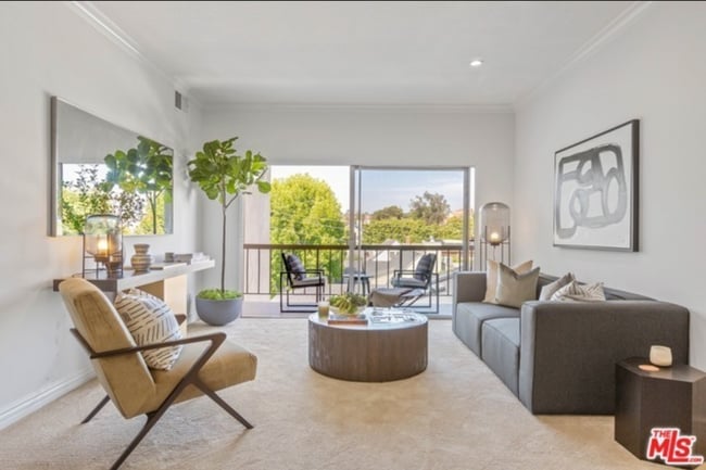 Building Photo - 612 S Barrington Ave Unit 416