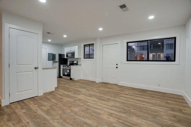 Photo - 1922 Herman St Unit A