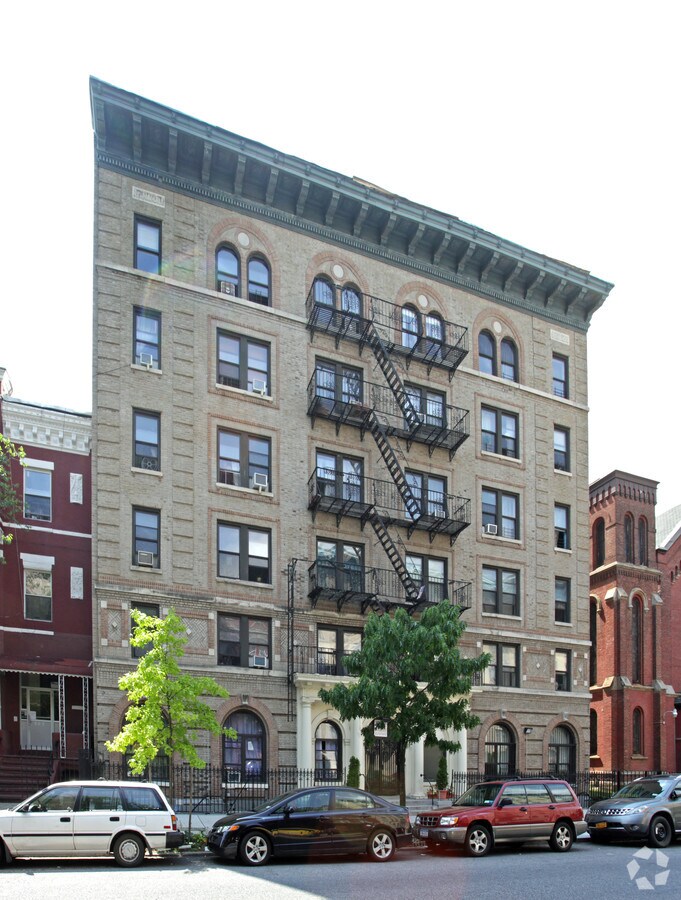 Primary Photo - 494-500 Washington Ave Apartments