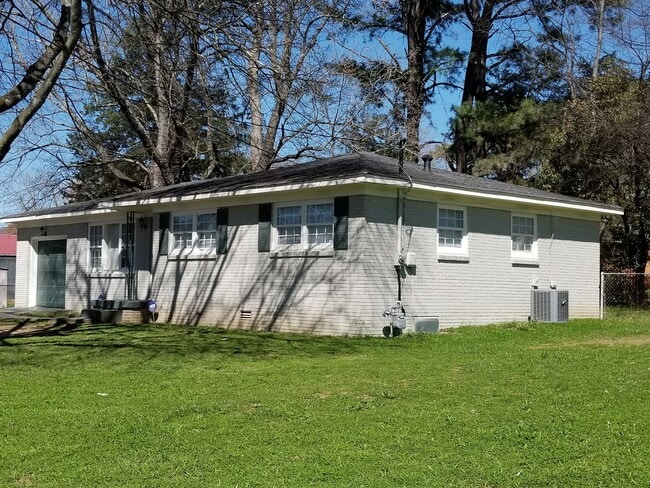 Photo - 4819 Lumary Dr NW