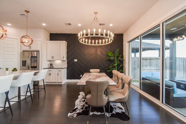 Photo - 469 Horizon Light Ln