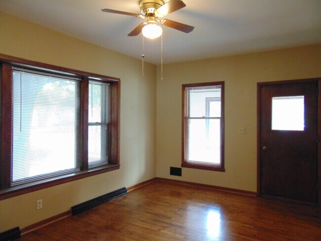 Photo - 1114 W Packard St