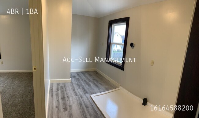 Photo - 1122 Broadway Ave NW Unit upper