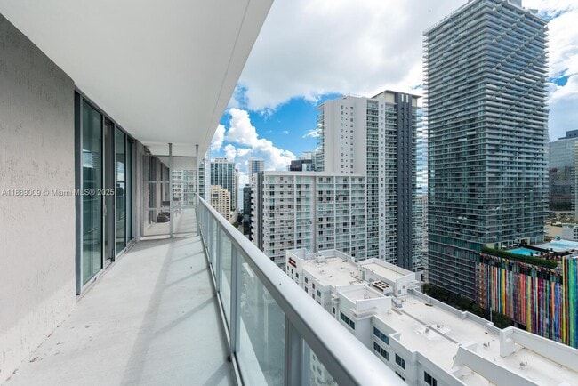 Photo - 79 SW 12th St Unidad 2605-S