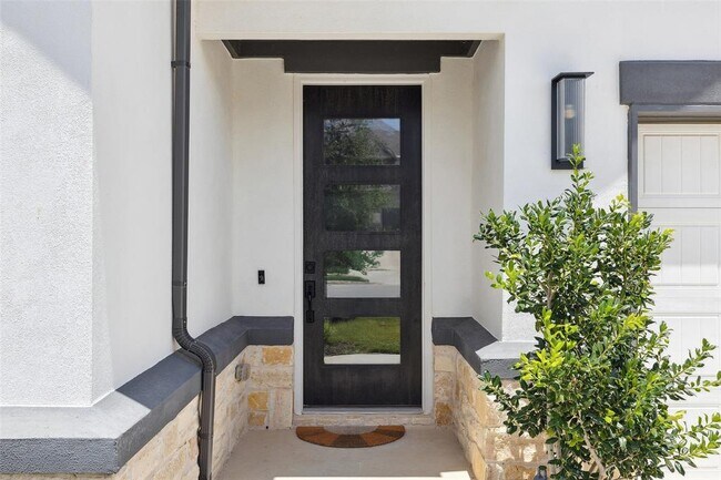 Photo - 6908 Empresa Dr