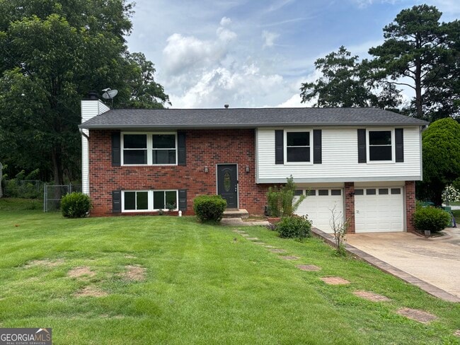 Building Photo - 2215 Ranch Trail