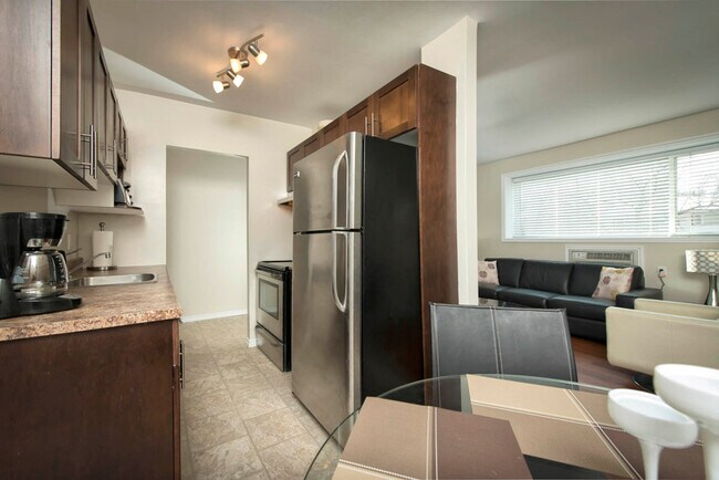 2BDR - Kitchen - 433 Edison Apartment