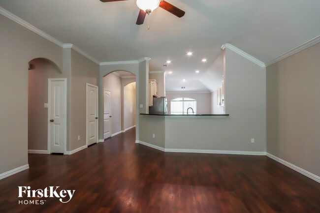 Photo - 3024 Golden Current Ln