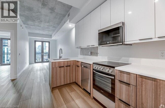 Photo - 169 James St S Unité 801