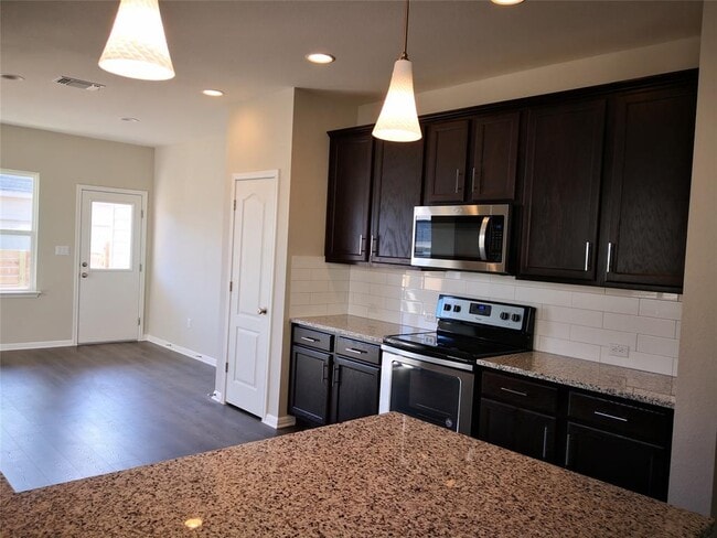Photo - 723 Speckled Alder Dr