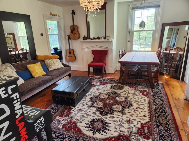 Photo - 25 Rombout Ave