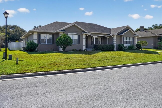 1850 Sandy Knoll Cir N