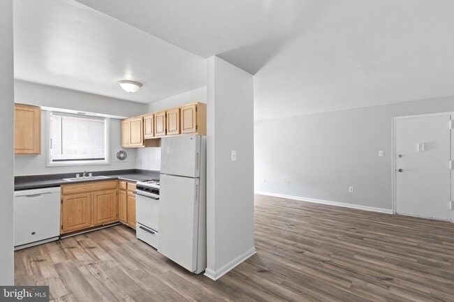 Photo - 225 43rd Rd NE Unit 104