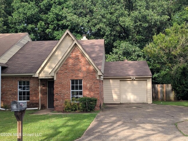 Building Photo - 6956 Maury Dr