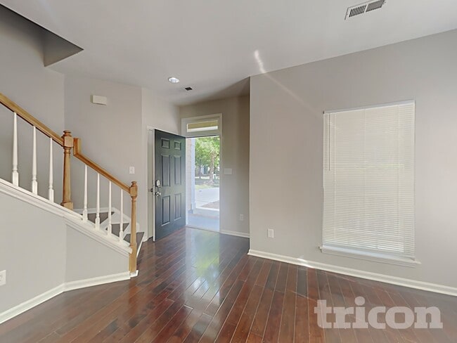 Photo - 404 Marcella Dr