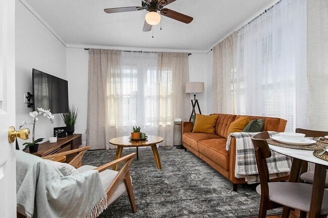 Photo - 2575 S Himes Ave Unidad B