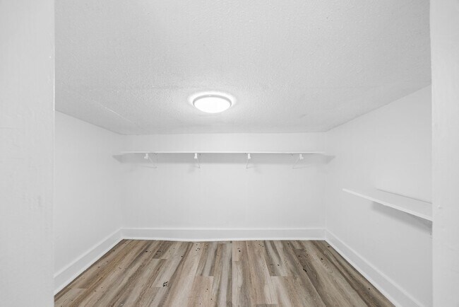 Photo - 112 E Anderson St Apartment Unit 112 E Henry St